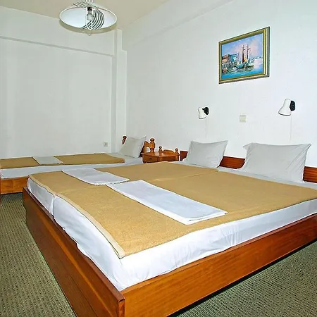 Helios Hotel 2*